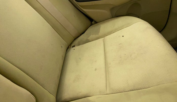 2017 Honda Amaze 1.2L I-VTEC S, Petrol, Manual, 65,945 km, Second-row left seat - Cover slightly torn