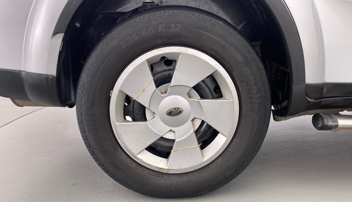 2017 Mahindra XUV500 W6 4X2, Diesel, Manual, 77,268 km, Right Rear Wheel