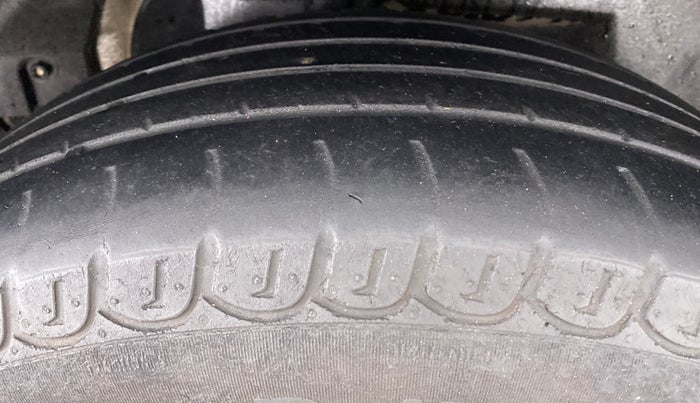 2017 Mahindra XUV500 W6 4X2, Diesel, Manual, 77,268 km, Right Rear Tyre Tread