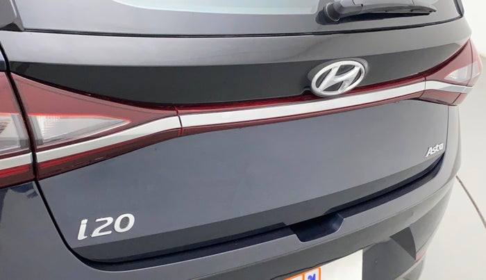 2023 Hyundai NEW I20 ASTA (O) 1.2 AT, Petrol, Automatic, 4,737 km, Dicky (Boot door) - Minor scratches