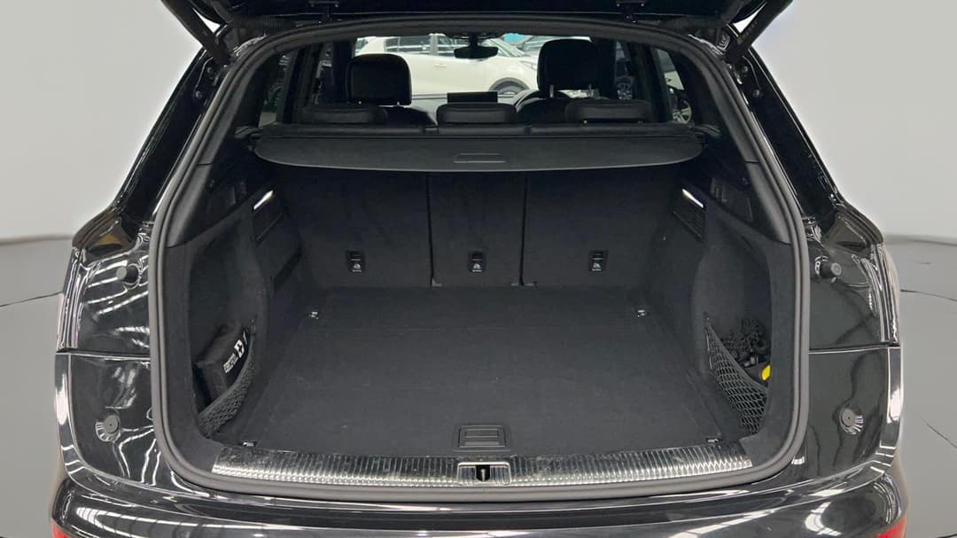 2022 Audi Sq5 3.0 Tdi Quattro Mhev, Automatic, 69661 km, Boot Inside View