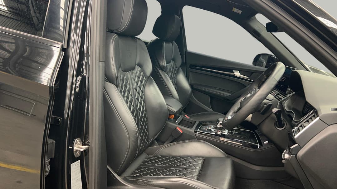 2022 Audi Sq5 3.0 Tdi Quattro Mhev, Automatic, 69661 km, Right Side Front Door Cabin View