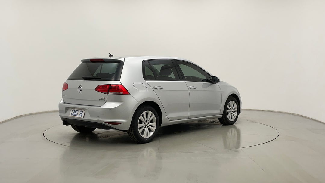 Right Back Diagonal (45- Degree) View