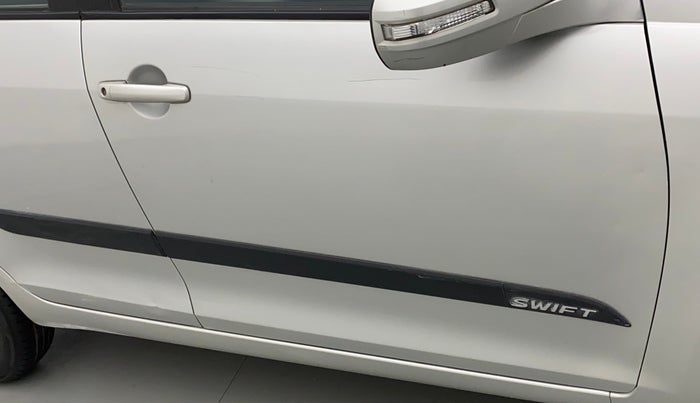 2012 Maruti Swift VXI, Petrol, Manual, 57,806 km, Driver-side door - Minor scratches