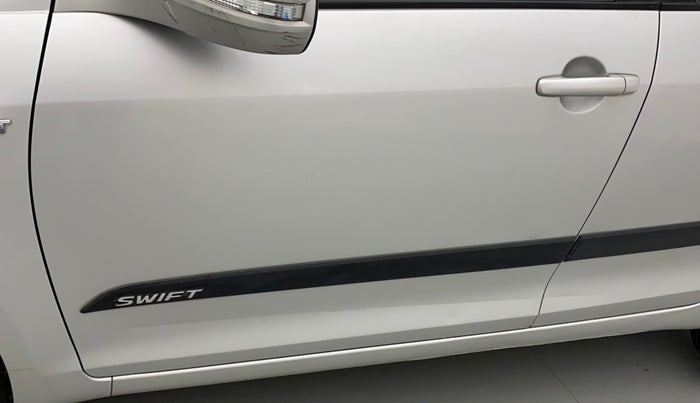 2012 Maruti Swift VXI, Petrol, Manual, 57,806 km, Front passenger door - Slightly dented