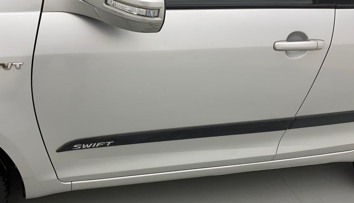 2012 Maruti Swift VXI, Petrol, Manual, 57,806 km, Front passenger door - Minor scratches