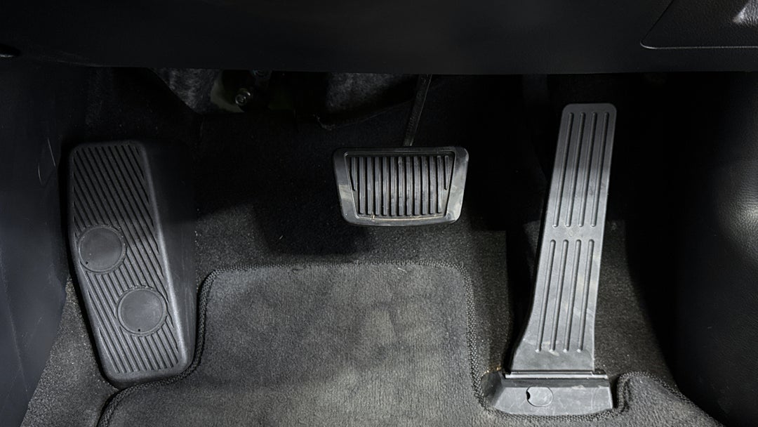 2015 Kia Cerato S, Automatic, 39578 km, Pedals and Footmat