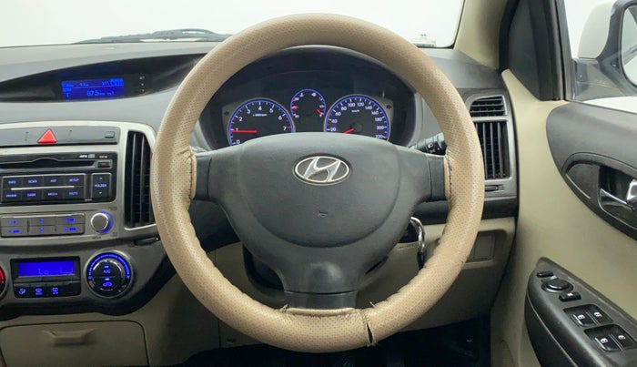 2012 Hyundai i20 MAGNA O 1.2, Petrol, Manual, 86,688 km, Steering Wheel Close Up
