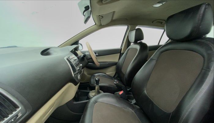 2012 Hyundai i20 MAGNA O 1.2, Petrol, Manual, 86,688 km, Right Side Front Door Cabin