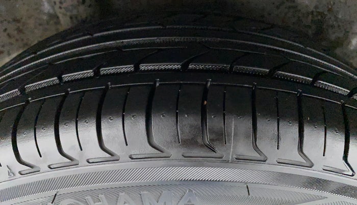2014 Honda Amaze 1.2 SMT I VTEC, Petrol, Manual, 31,167 km, Right Rear Tyre Tread