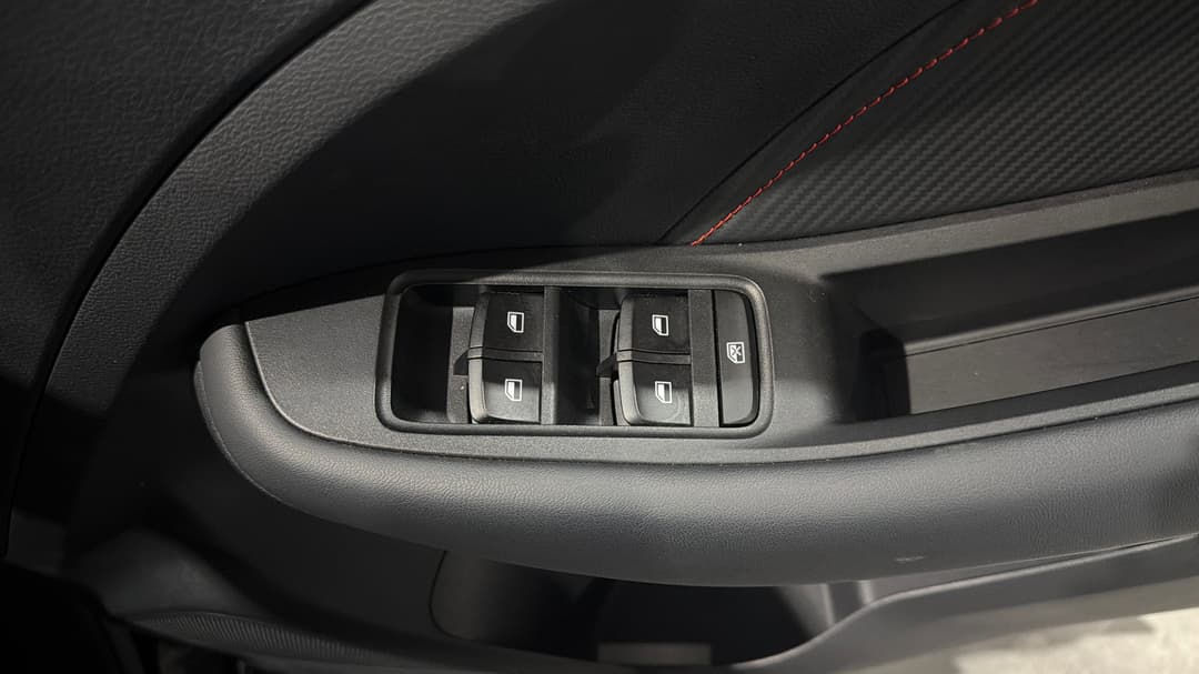 2022 MG Zst Vibe, Automatic, 27648 km, Drivers Side Door Panel Controls