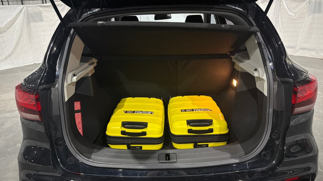 2022 MG Zst Vibe, Automatic, 27648 km, Boot Inside View with Luggage