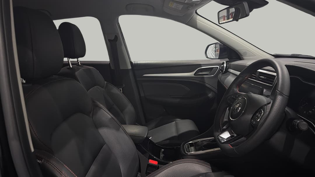 2022 MG Zst Vibe, Automatic, 27648 km, Right Side Front Door Cabin View
