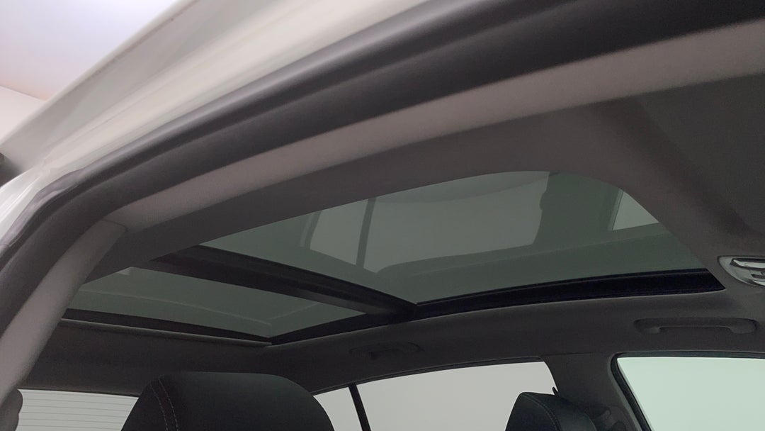 Interior Sunroof/Moonroof