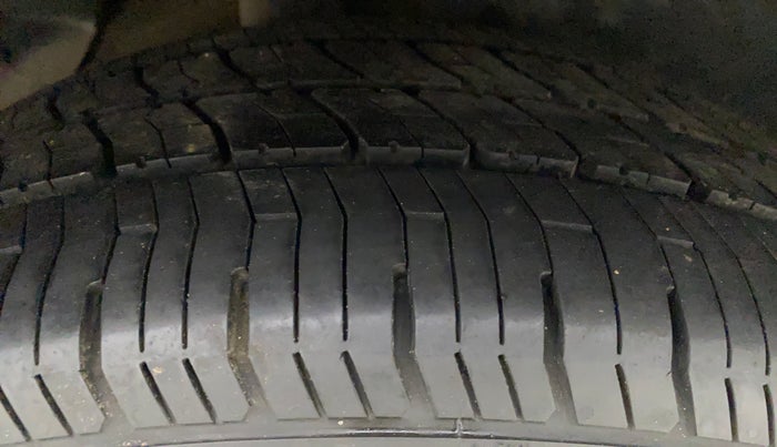 2016 Hyundai Creta SX PLUS 1.6 PETROL, Petrol, Manual, 96,828 km, Right Rear Tyre Tread