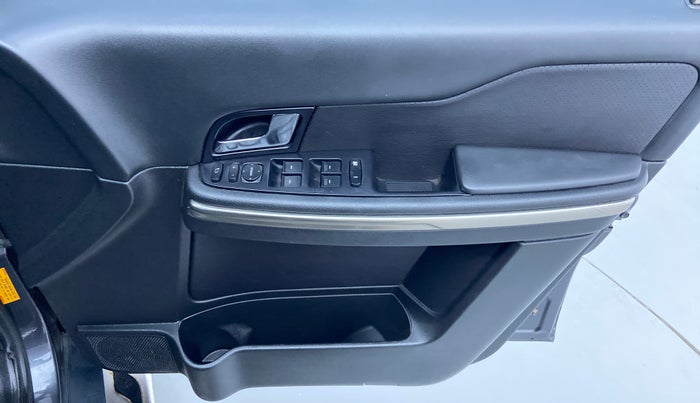 2019 Tata Hexa Varicor 400 XT, Diesel, Manual, 46,672 km, Driver Side Door Panels Control