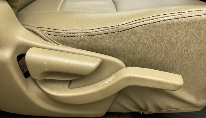 2014 Honda Brio 1.2 S MT I VTEC, Petrol, Manual, 86,858 km, Driver Side Adjustment Panel