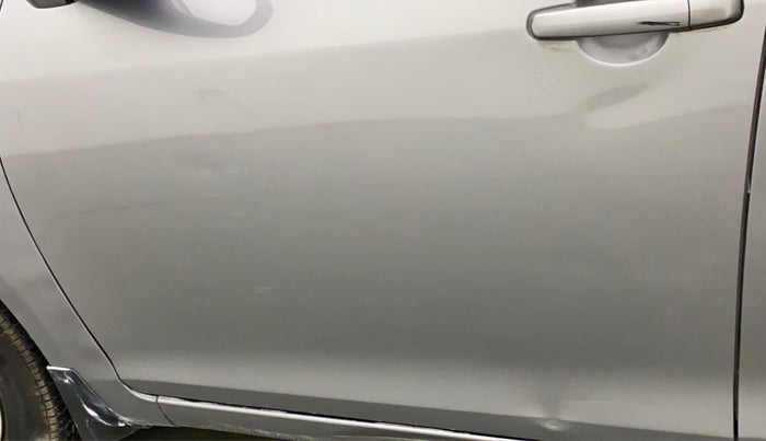 2016 Maruti Swift VXI, Petrol, Manual, 18,055 km, Front passenger door - Minor scratches
