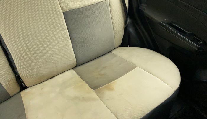 2016 Maruti Swift VXI, Petrol, Manual, 18,055 km, Second-row left seat - Cover slightly stained