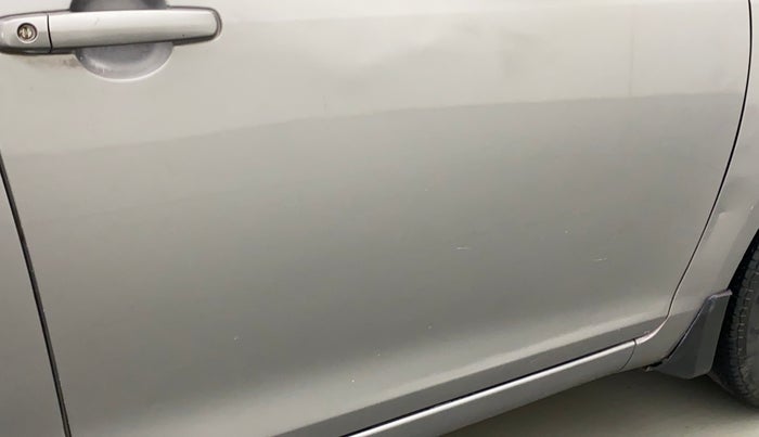 2016 Maruti Swift VXI, Petrol, Manual, 18,055 km, Driver-side door - Minor scratches