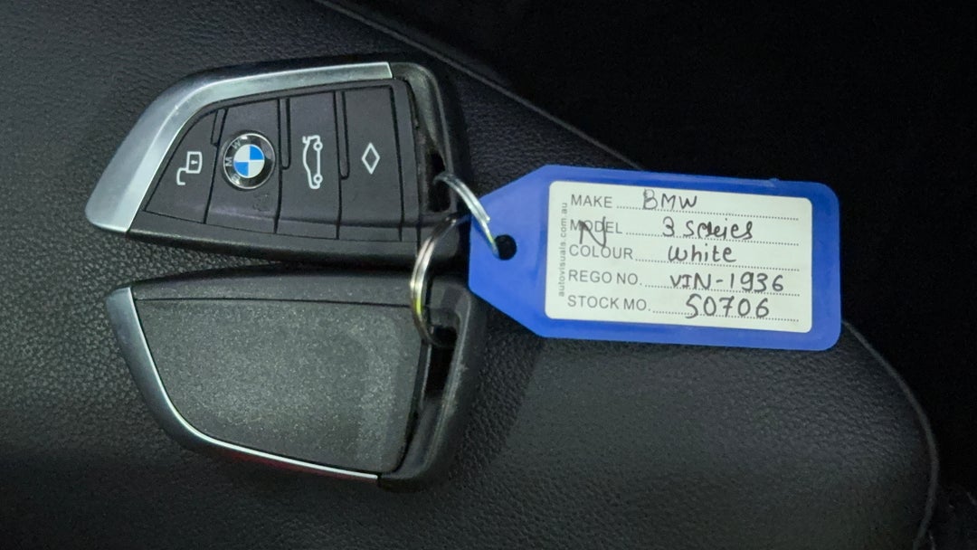 2022 BMW 3 30i M Sport, Automatic, 71167 km, Key Close-up