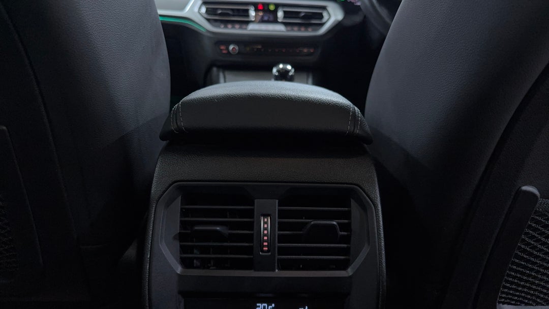 2022 BMW 3 30i M Sport, Automatic, 71167 km, Rear A/C Vent