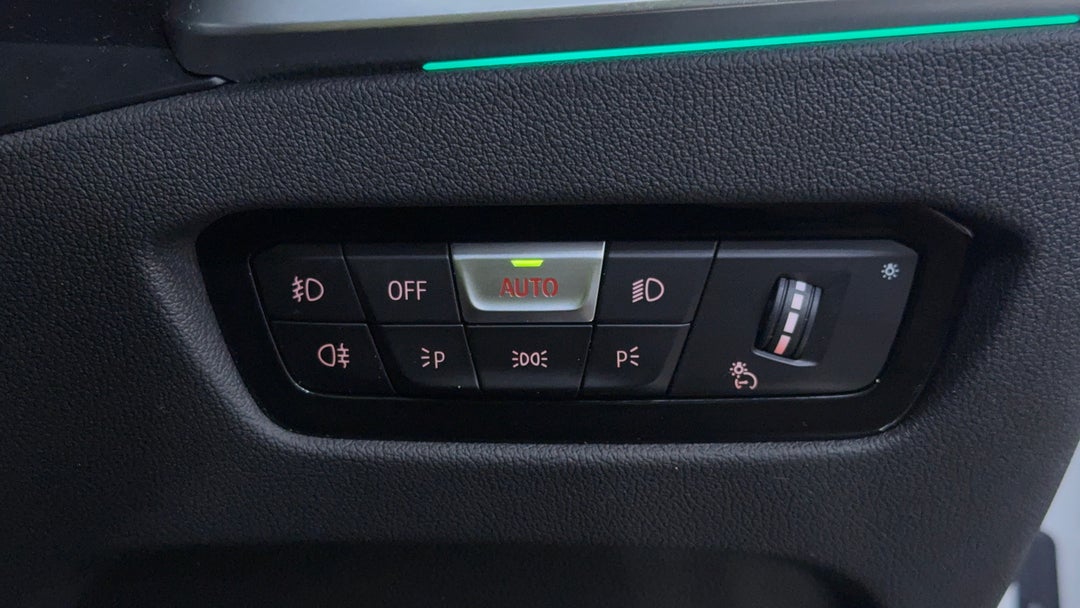 2022 BMW 3 30i M Sport, Automatic, 71167 km, Utility Switches/Buttons