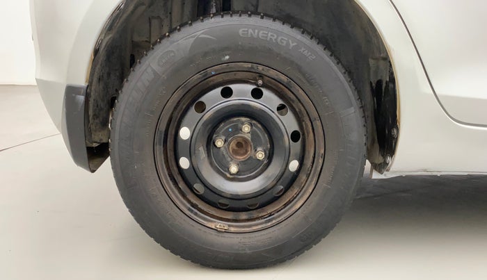 2013 Maruti Swift VDI, Diesel, Manual, 1,20,157 km, Right Rear Wheel