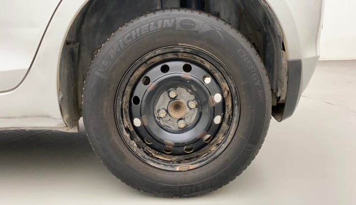 2013 Maruti Swift VDI, Diesel, Manual, 1,20,157 km, Left Rear Wheel