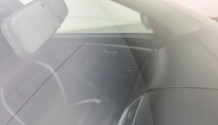 2013 Maruti Swift VDI, Diesel, Manual, 1,20,157 km, Front windshield - Minor spot on windshield