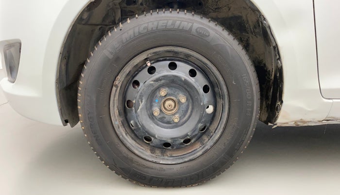 2013 Maruti Swift VDI, Diesel, Manual, 1,20,157 km, Left Front Wheel