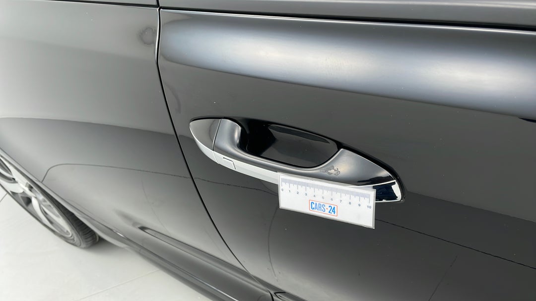 Door Handles Front RHS Scratch