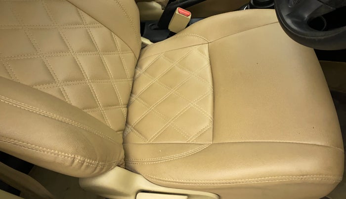 2015 Honda Brio S MT, Petrol, Manual, 49,972 km, Second-row left seat - Cover slightly torn