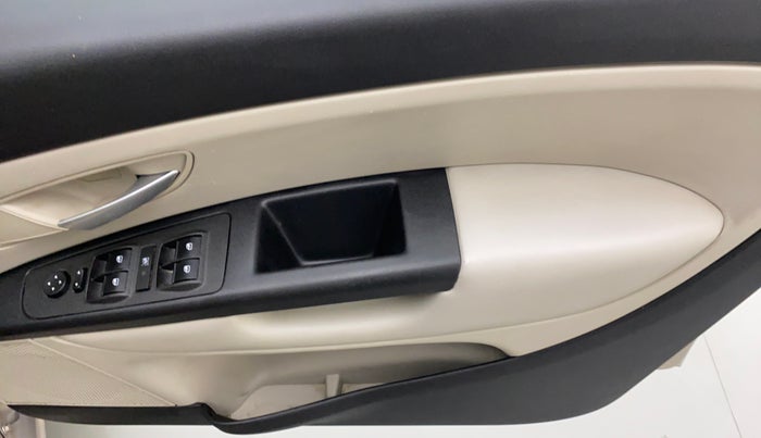 2014 Fiat Linea DYNAMIC 1.3 L ADVANCED MULTIJET, Diesel, Manual, 1,54,683 km, Driver Side Door Panels Controls