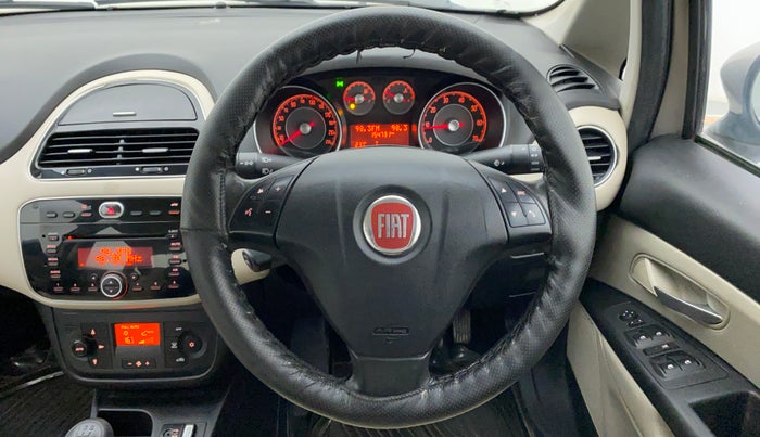 2014 Fiat Linea DYNAMIC 1.3 L ADVANCED MULTIJET, Diesel, Manual, 1,54,683 km, Steering Wheel Close-up