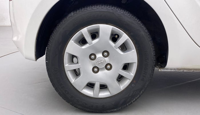 2014 Hyundai i20 MAGNA (O) 1.2, Petrol, Manual, 1,19,759 km, Right Rear Wheel