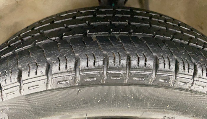 2016 Maruti Alto K10 VXI P, Petrol, Manual, 15,578 km, Right Front Tyre Tread