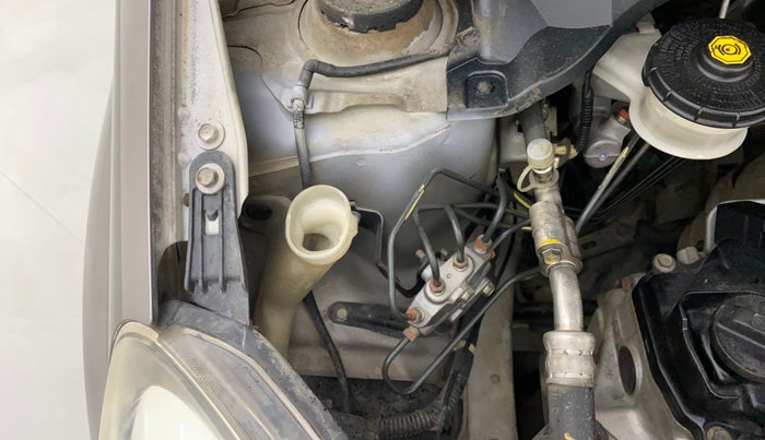 2012 Honda Brio S MT, Petrol, Manual, 32,707 km, Front windshield - Wiper bottle cap missing