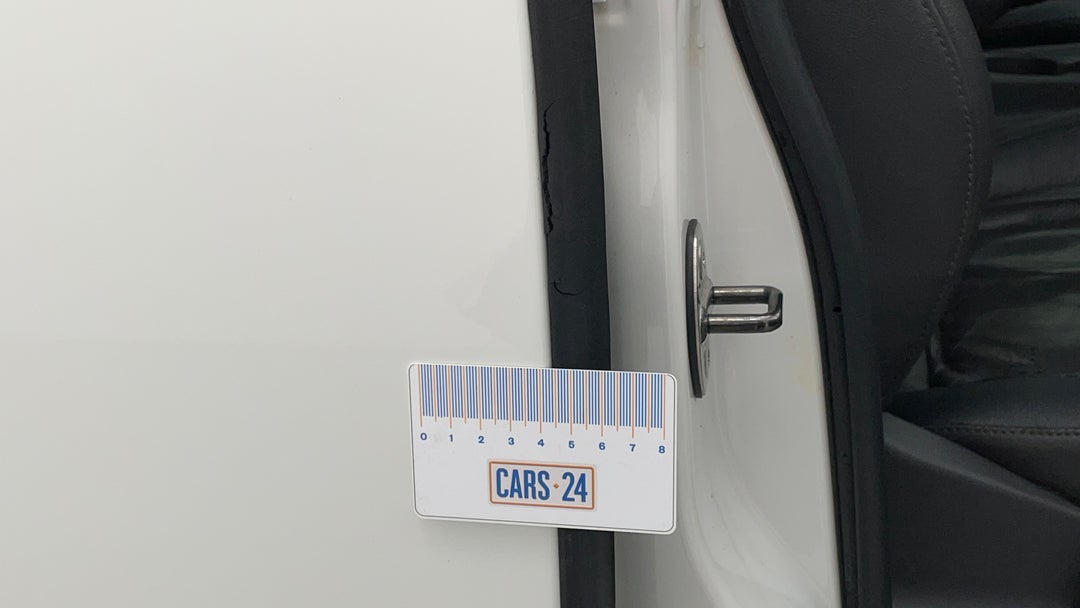 Doors Rear RHS Rubber strip fade/damaged