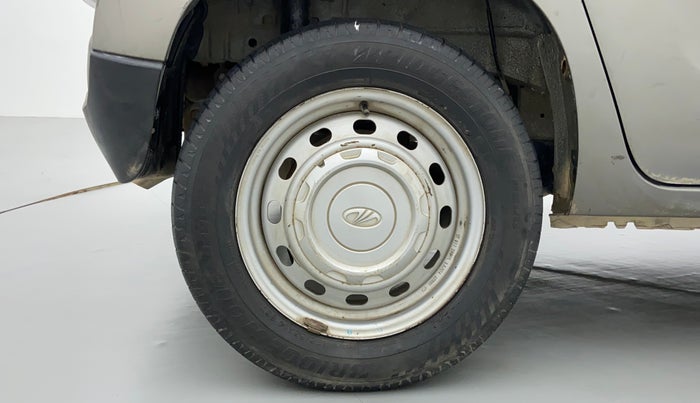 2016 Mahindra Kuv100 K2 PLUS 6 STR, CNG, Manual, 39,072 km, Right Rear Wheel