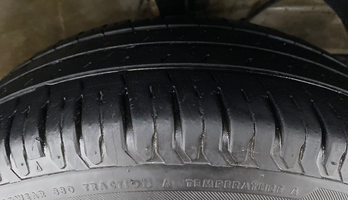 2019 Maruti XL6 ALPHA SHVS  MT, Petrol, Manual, 19,573 km, Right Front Tyre Tread