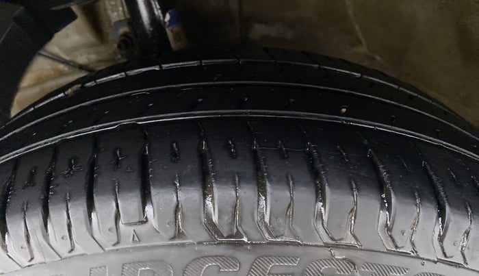 2019 Maruti XL6 ALPHA SHVS  MT, Petrol, Manual, 19,573 km, Left Front Tyre Tread