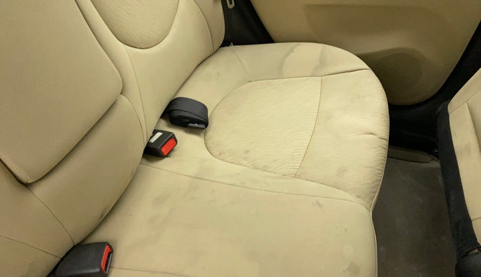 2012 Hyundai Verna FLUIDIC 1.6 VTVT SX, Petrol, Manual, 59,552 km, Second-row left seat - Cover slightly stained