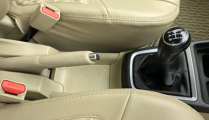 2022 Maruti Dzire ZXI CNG, CNG, Manual, 24,022 km, Gear Lever