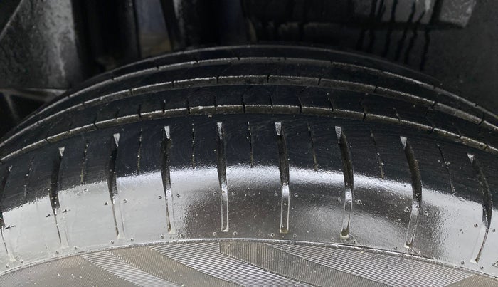 2022 Maruti Dzire ZXI CNG, CNG, Manual, 24,022 km, Right Rear Tyre Tread
