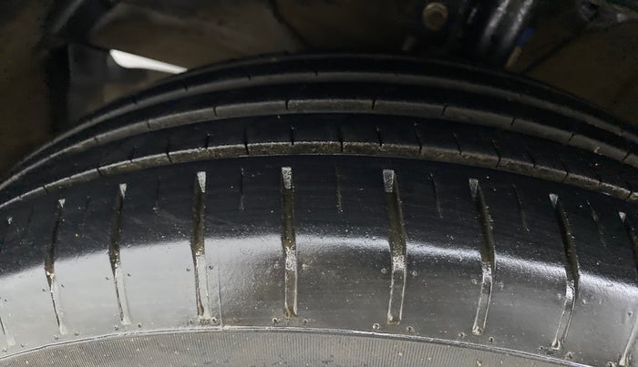 2022 Maruti Dzire ZXI CNG, CNG, Manual, 24,022 km, Left Front Tyre Tread