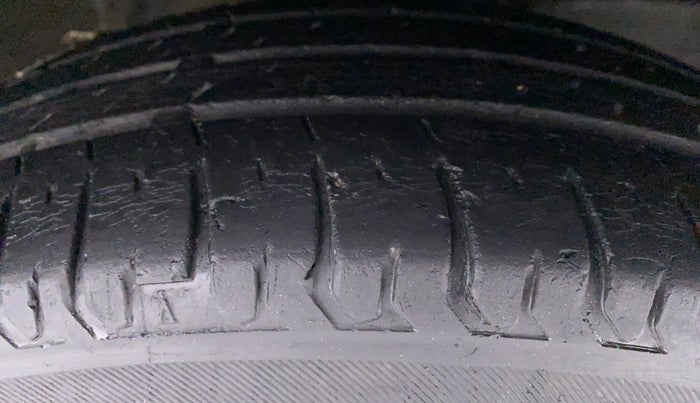 2018 Maruti Dzire VXI, Petrol, Manual, 45,732 km, Right Front Tyre Tread