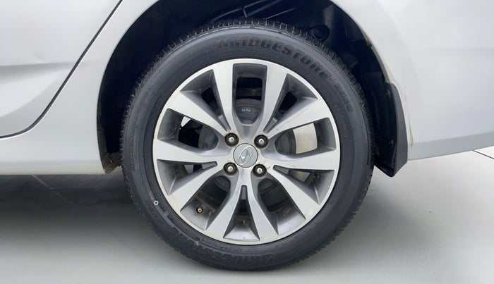 2017 Hyundai Verna FLUIDIC 1.6 SX VTVT, Petrol, Manual, 43,152 km, Left Rear Wheel