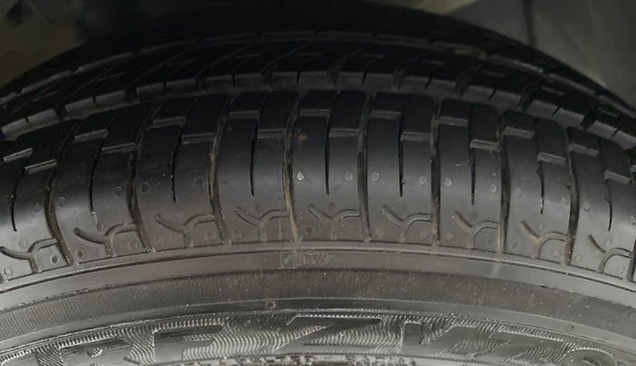 2017 Hyundai Grand i10 MAGNA 1.2 KAPPA VTVT, Petrol, Manual, 42,874 km, Right Front Tyre Tread