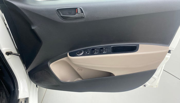 2017 Hyundai Grand i10 MAGNA 1.2 KAPPA VTVT, Petrol, Manual, 42,874 km, Driver Side Door Panels Control